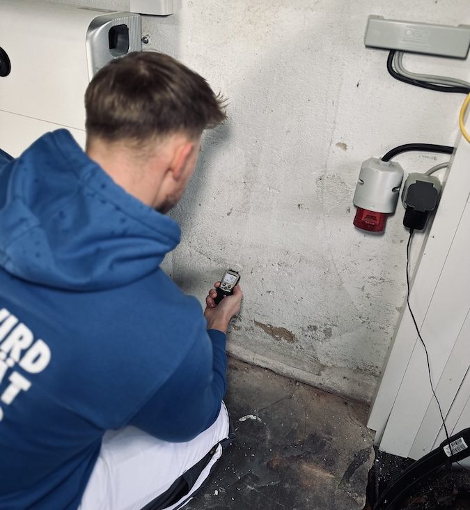 Dave bei einer Bausanierung