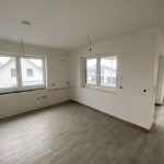 Weiß gestrichener Raum